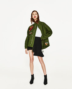 Парка с вышивкой сзади. Zara