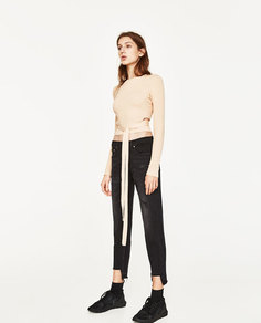 Джинсы с низкой посадкой и разрывами Zara