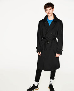 Тренч в стиле oversize из высокотехнологичной ткани Zara