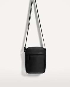 Черная мини-сумка с плечевым ремнем Zara