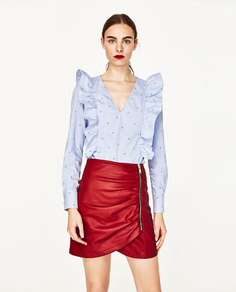 Блуза с v-образным вырезом и воланами Zara