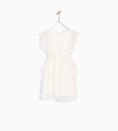 Платье с вышивкой «плюмети» и воланами Zara
