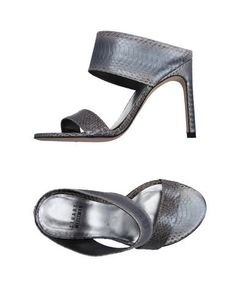 Сандалии Stuart Weitzman