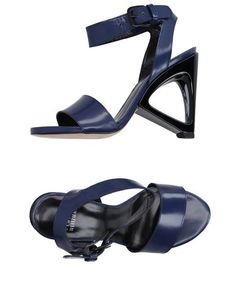Сандалии Stuart Weitzman