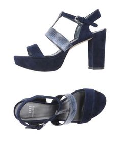 Сандалии Stuart Weitzman