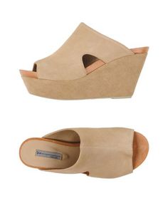 Сандалии VIC