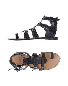 Вьетнамки Stuart Weitzman