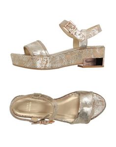 Сандалии Stuart Weitzman