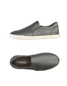 Низкие кеды и кроссовки Guess