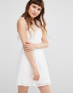 Платье с цветочным узором QED London - Белый
