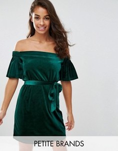 Бархатное платье с открытыми плечами Boohoo Petite - Зеленый