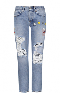 Укороченные джинсы с потертостями и нашивками Two Women In The World