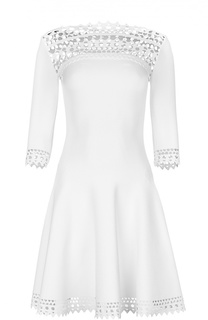 Приталенное мини-платье с перфорацией и удлиненным рукавом Alaia