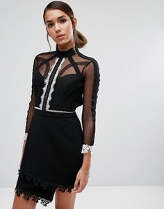 Платье мини с контрастным кружевом и рукавами 3/4 Three Floor - Черный