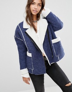 Оversize-куртка с подкладкой из искусственного меха от Boohoo - Синий