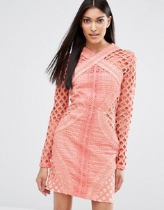 Кружевное платье с длинными рукавами и резной отделкой Missguided - Розовый