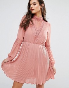 Короткое приталенное платье с кружевом Vero Moda - Розовый