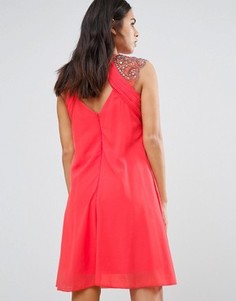 Цельнокройное платье с декоративной отделкой и открытой спиной Little Mistress - Красный