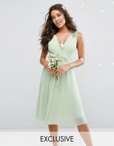 Плиссированное платье миди с декорированными плечами TFNC WEDDING - Зеленый