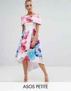 Платье макси с открытыми плечами и цветочным принтом ASOS PETITE - Мульти