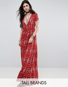 Чайное платье с глубоким вырезом и принтом пейсли Glamorous Tall - Красный
