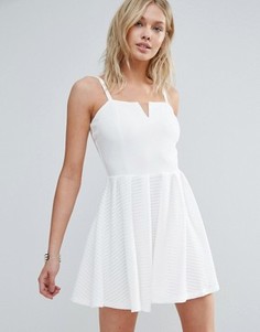 Короткое приталенное платье на бретелях Wal G - Белый