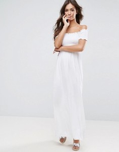 Сарафан макси с открытыми плечами и сборками ASOS - Белый