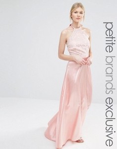 Платье макси с кружевным лифом и атласной юбкой John Zack Petite - Розовый