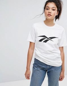Свободная футболка Reebok Classics Vector - Белый