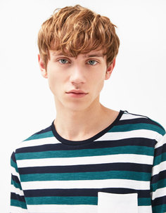 Футболка в полоску с карманом Bershka
