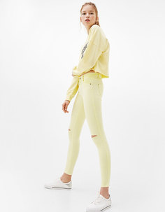 Брюки скинни кислотного цвета Bershka