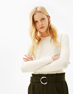 Свитер с круглым вырезом и оборками Bershka