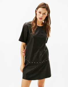 Платье из искусственной кожи с заклепками Bershka