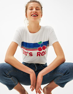 Футболка с принтом cherrys/strawberry Bershka