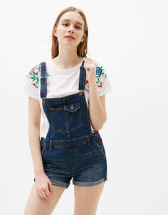 Джинсовый полукомбинезон с шортами с отворотами Bershka
