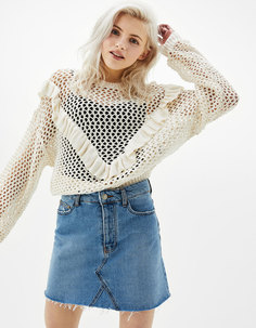 Свитер с ажурным узором и воланом Bershka