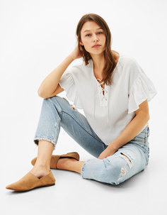 Укороченная блуза с воланом и шнурком Bershka