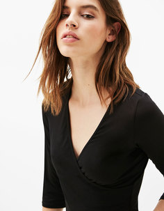 Футболка с рукавами длиной 3/4 из трикотажа в рубчик Bershka