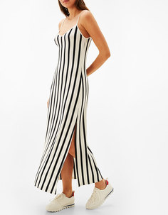 Длинное платье на бретелях Bershka