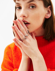 Набор из 5 колец в богемном стиле с черным камнем Bershka