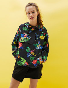 Толстовка из нейлона с тропическим принтом Bershka