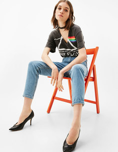 Футболка с деталью в виде чокера pink floyd Bershka