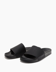 Мужские шлепанцы черного цвета Bershka