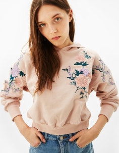 Толстовка с вышитыми цветами Bershka