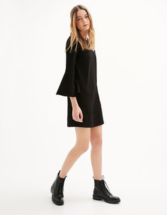 Трикотажное платье в стиле беби-долл с расклешенными рукавами Bershka