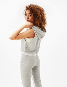 Спортивное укороченное худи Bershka