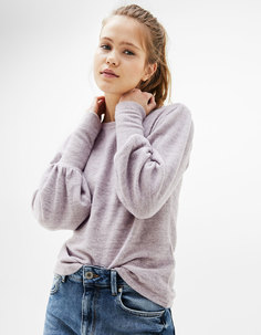 Свитер с объемными рукавами Bershka