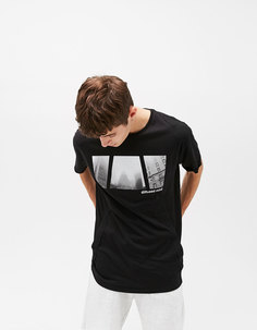 Футболка с принтом и тесьмой Bershka