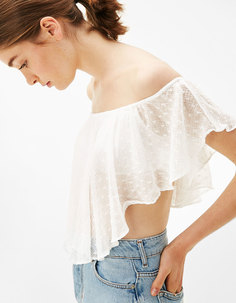 Свободная блуза с открытыми плечами Bershka