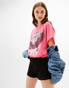 Укороченная футболка с принтом ‘орел’ Bershka